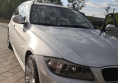 BMW 318i Touring * Pano * Navi Prof * Teilleder