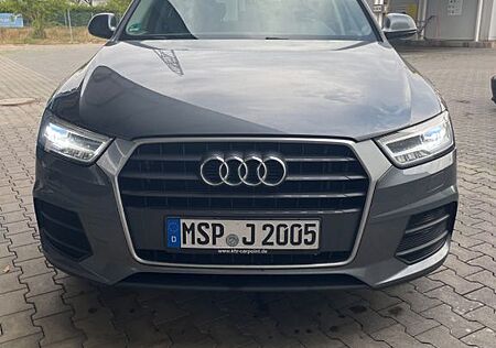 Audi Q3 2.0 TDI -