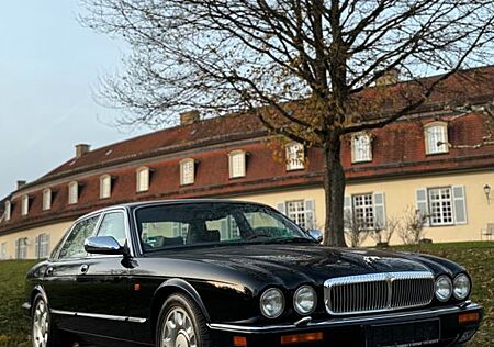 Jaguar Daimler Double Six V12 Linkslenker Kurzversion