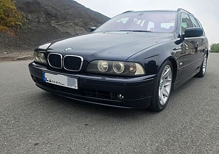 BMW 525iA