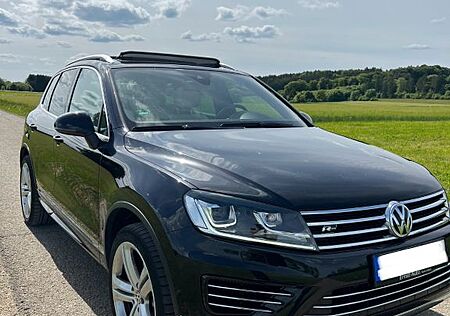 VW Touareg Volkswagen 3.0 TDI R-Line Exclusive BMT Terrain