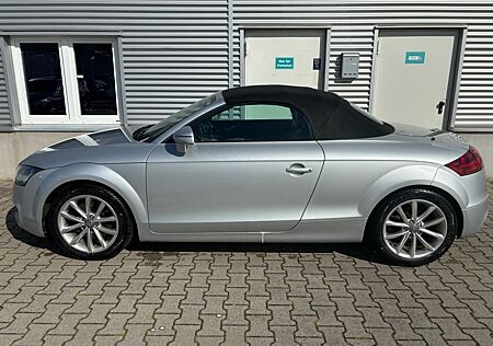 Audi TT 2.0 TDI quattro+Scheckheft+NAVI+XENON+TÜV/AU neu