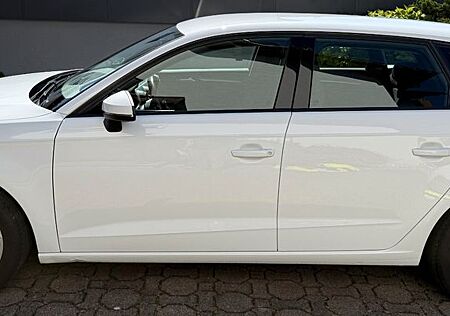 Audi A3 Sportback 1.0 TFSI / TÜV & Service neu !