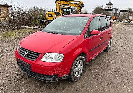 VW Touran Volkswagen 1.6 FSI Highline
