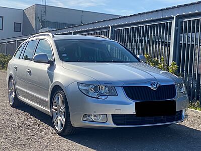 Skoda Superb 2.0 TDI Combi Elegance 4x4 *AHK*Allrad*