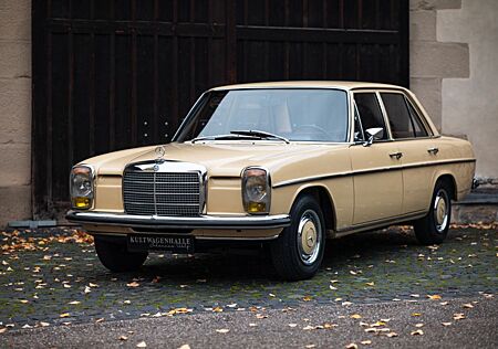 Mercedes-Benz 220 W115 *Ahorngelb*Erstlack*ungeschweiß*Note 1*