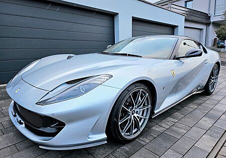 Ferrari 812 6.5 V12 /Carbon/Lift/-Garantie