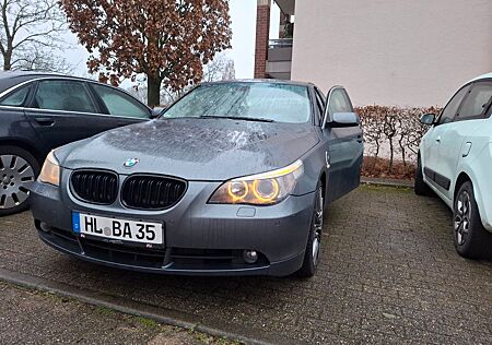 BMW 525i A -