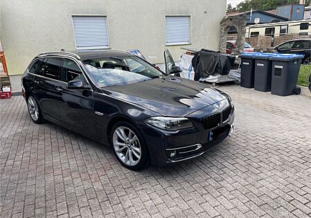 BMW 525d xDrive Touring A Luxury Line Luxury Line