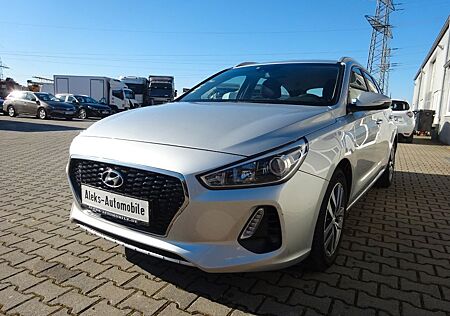 Hyundai i30 CW 1.6 CRDi Klimaauto/Navi/Kamera/KeylessGo