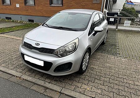 Kia Rio 1.2 Attract TÜV neu