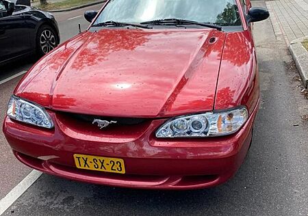 Ford Mustang USA 3.8 V6 Convertible klima Audio CPV L