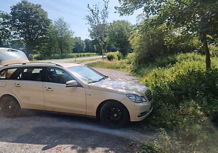 Mercedes-Benz E 200 CDI T BlueEFFICIENCY -