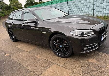 BMW 535d xDrive Touring A Luxury Line Luxury Line