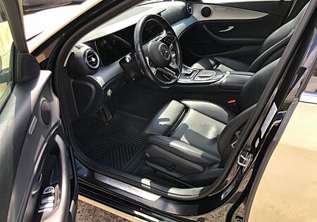 Mercedes-Benz E 200 d Autom. Originalfarbe Schwarz