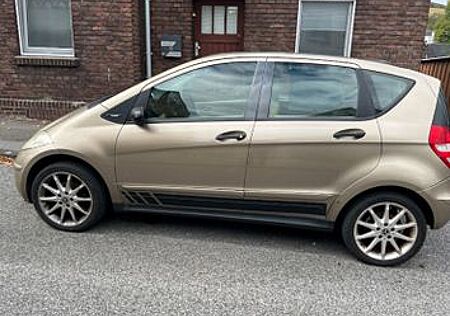 Mercedes-Benz A 150 CLASSIC AHK,KLIMA,ZV,LICHT REGENSENSOR