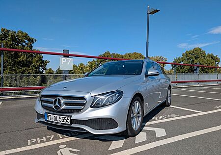 Mercedes-Benz E 220 d T Autom. -