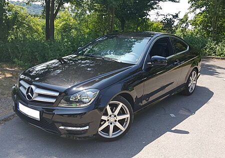 Mercedes-Benz C 180 AMG-line Coupé BlueEfficiency