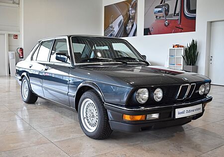 BMW M5 E28