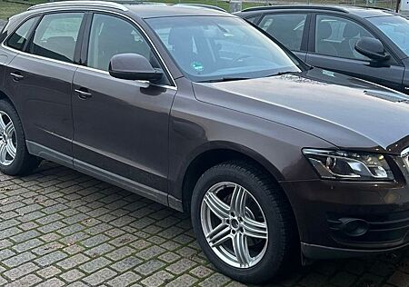 Audi Q5 2.0 TDI DPF S tronic quattro -