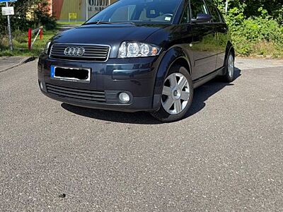 Audi A2 1.6 FSI 110PS Kobaltblau Tempomat Sitzheizung
