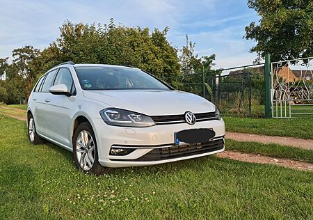 VW Golf Volkswagen 1.6 TDI,LED,ACC,NAVI,SH,STHZ