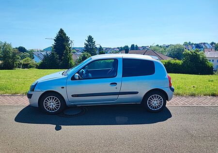 Renault Clio Privilege 1.4 16V Expression