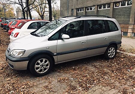 Opel Zafira A 1.6 - Klima - AU 10/26