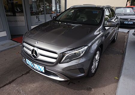 Mercedes-Benz GLA 220 CDI 4Matic/PANORAMA/NAVI/SCHECKHEFT