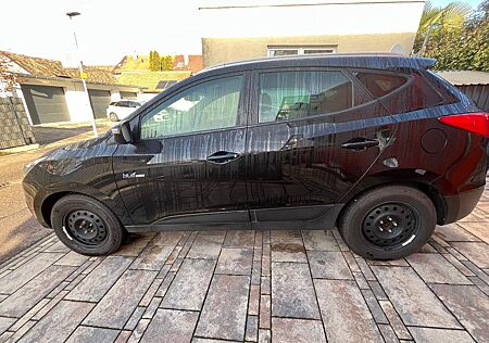 Hyundai ix35 blue Fina2WD--Top Zustand-Navi-schwarz