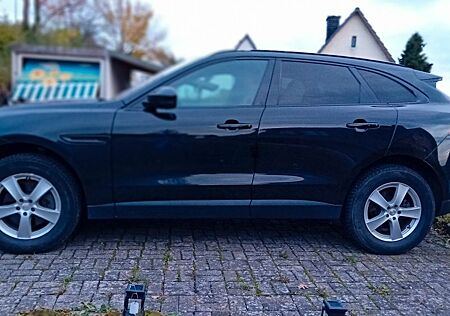 Jaguar F-Pace -PORTFOLIO-AWD 3,0 Ltr. AHK- PANO- LED-AUT