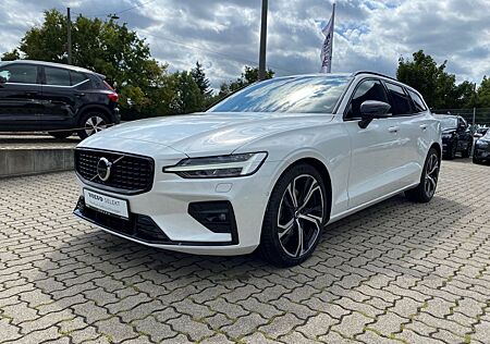 Volvo V60 Kombi Plus Dark B4 Benzin AHK
