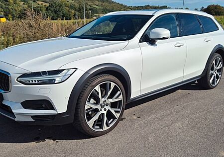 Volvo V90 Cross Country B4 D AWD Plus Auto Plus