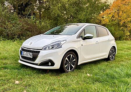 Peugeot 208 PureTech 110 EAT6 Tech Edition Tech Edition