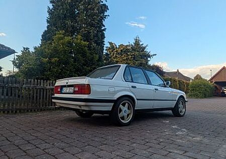 BMW 316 e30 i Tüv Neu