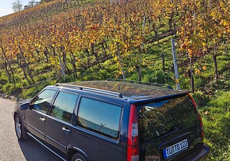 Volvo V70 2.5 / 144 PS / TÜV Neu