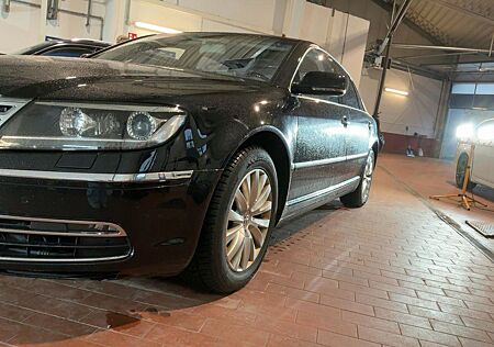 VW Phaeton Volkswagen 3.0 V6 TDI lang 4MOT. Tiptronic 4-Si...