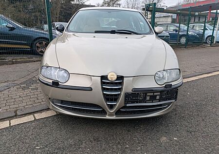 Alfa Romeo 147 1.6 16V T.Spark ECO Distinctive* TÜV NEU*