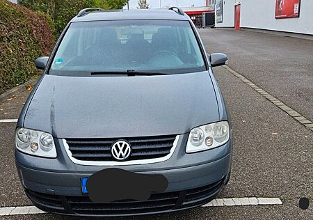 VW Touran Volkswagen 1.9 TDI 74kW Highline Highline