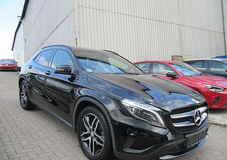 Mercedes-Benz GLA 180 Klasse - Navi-XEN-Kamera-SHZ-PDC-AHK-18"A