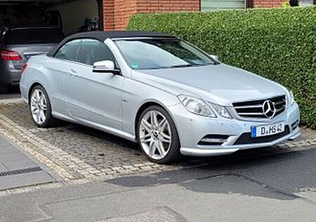 Mercedes-Benz E 350 AMG Line Cabriolet BlueEFF.