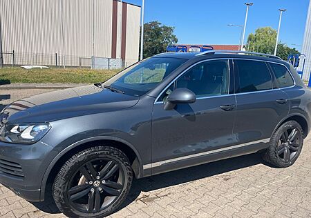 VW Touareg Volkswagen 3.0 V6 TDI Tiptr Exclusive BMot Tech...