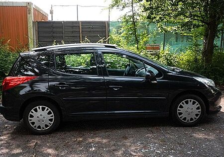 Peugeot 207 , 8-fach bereift, Panoramadach