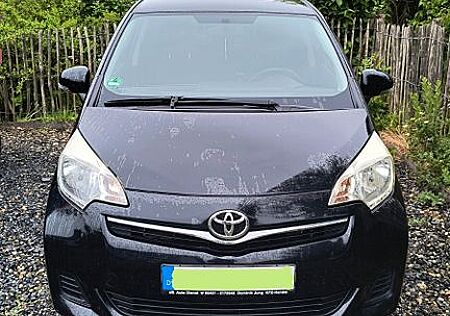 Toyota Verso-S 1,33-l-Dual-VVT Life *8-fach neu bereift