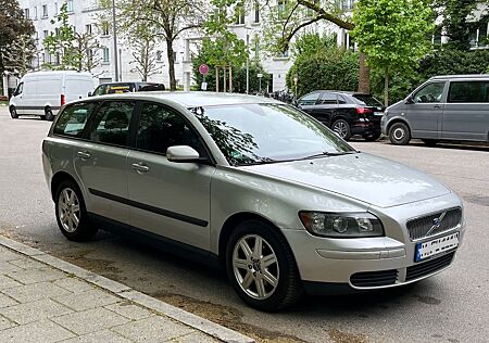 Volvo V50 1.8 Kinetic SCHECKHEFT - NEUE REIFEN