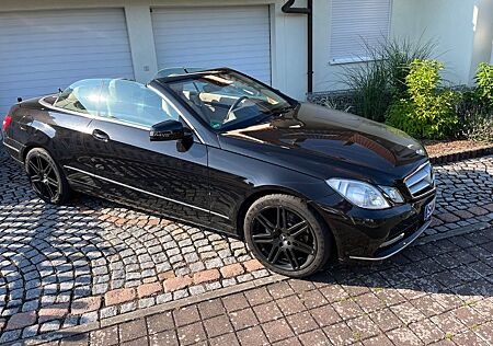 Mercedes-Benz E 220 Cabriolet CDI BlueEFF. AVANTGARD...