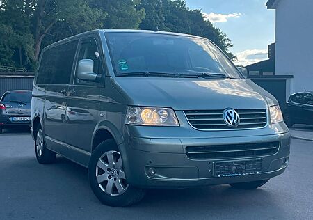 VW T5 Multivan Volkswagen 2.5l 174PS 5 Sitze