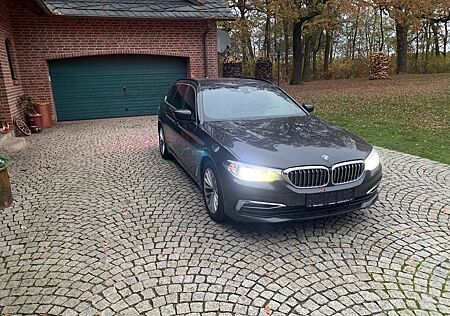 BMW 525 d Luxury Line/LED/StandHzg/AHK/RFK/LEDER