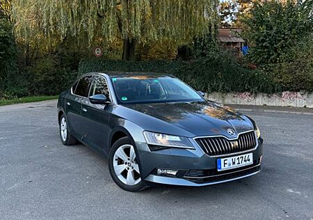 Skoda Superb 2.0 TDI SCR DSG Active Active