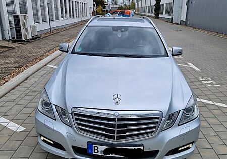 Mercedes-Benz E 250 CGI T BlueEFFICIENCY AVANTGARDE AVANTGARDE